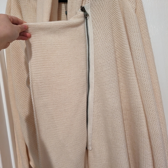 BCBGMAXZARIA Cardigan Sweater - Picture 4 of 8